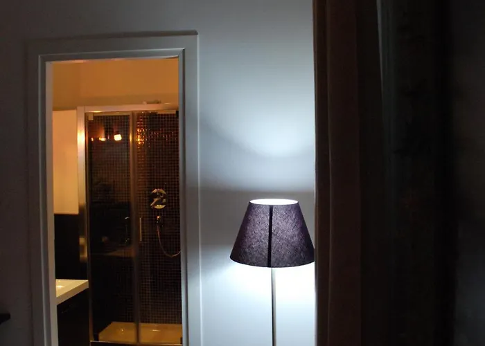 فندق مبيت وإفطار Chroma Italy - Chroma Tessera روما