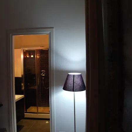 فندق مبيت وإفطار Chroma Italy - Chroma Tessera روما